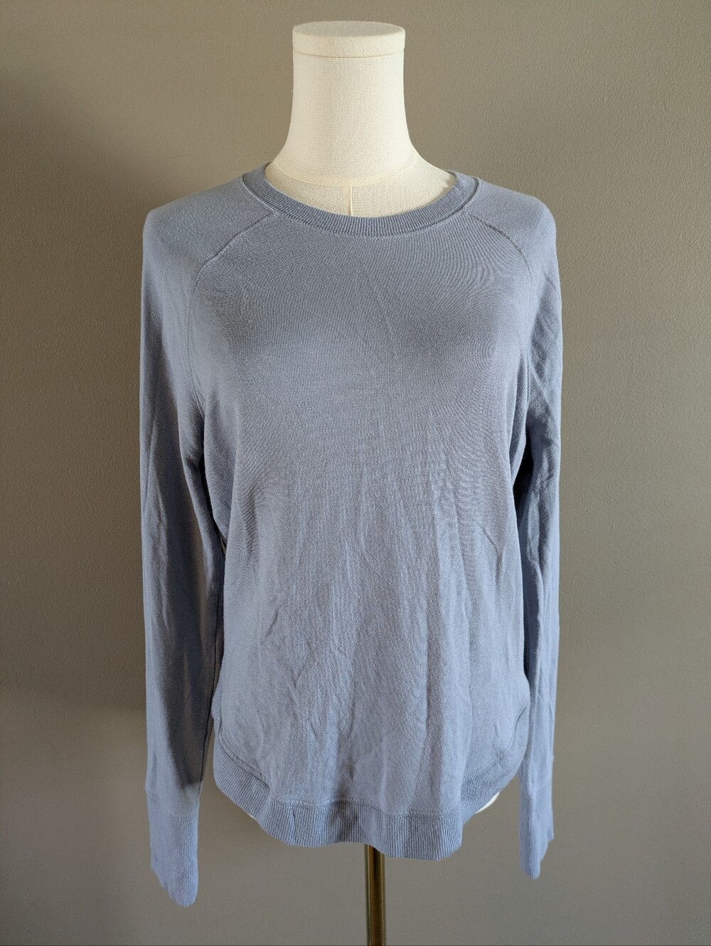 Athleta Light Blue Soft Long Sleeve Pullover Sweatshirt Small